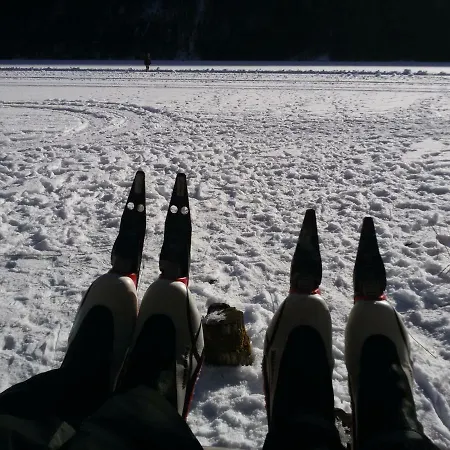 Haus Rohr 招待所 3*